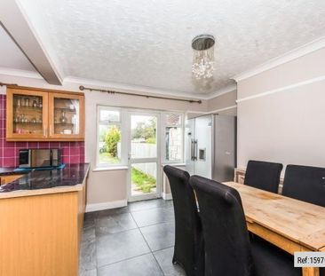 3 bedroom semi-detached house to rent - Photo 6