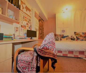 8 Bed - 40 Archery Road, City Centre, Leeds - LS2 9AU - Student - Photo 1