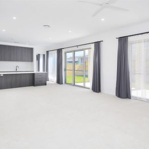 Brand New House - Huge Family design property - Photo 3