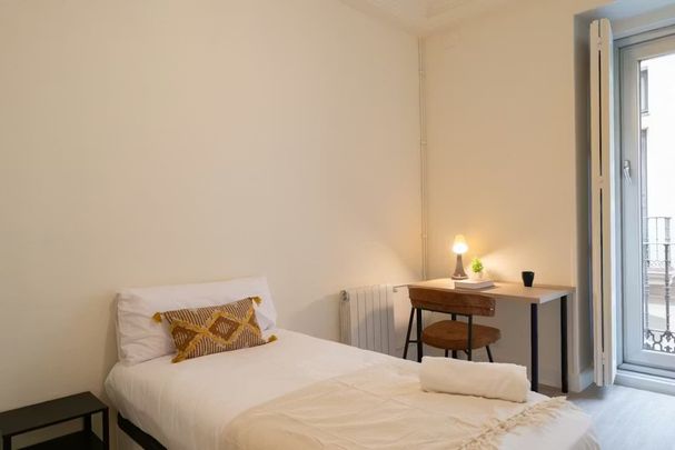 Calle Mayor, Madrid, Community of Madrid 28013 - Photo 1