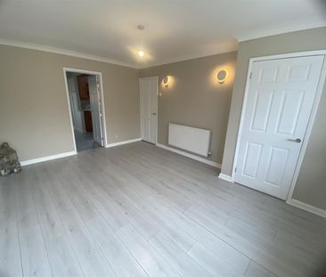 Bridge Lane, Pollington, Goole - Photo 2