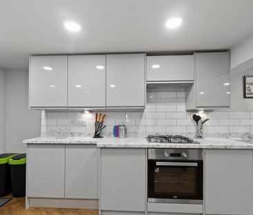 1 bedroom in a house share to rent - Photo 3
