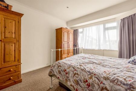 2 bedroom semi-detached bungalow to rent - Photo 3