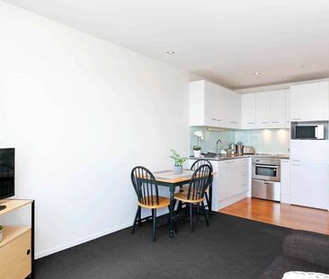 FURNISHED One Bedroom in the Harbour Oaks on L... - Photo 4