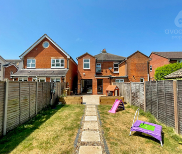 3 bed semi-detached house to rent in Clarence Road, Fleet - Photo 1