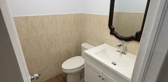 House for rent - Photo 2
