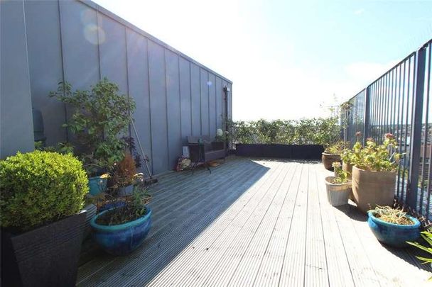 London Road, Leigh-on-sea, Essex, SS9 - Photo 1