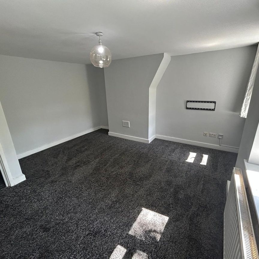 2 Bed Flat, Melmerby Court, M5 - Photo 1