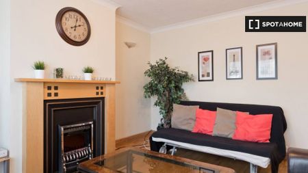 5-Bedroom Apartment for rent in Clonsilla, Dublin - Photo 4