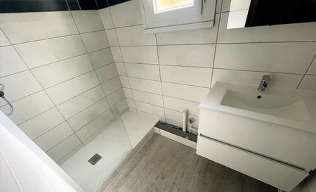 Location Appartement 3 pièces 63m² ROANNE 42300 - Photo 5