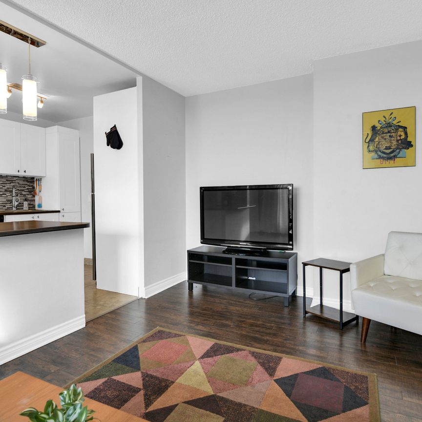 For Lease - 2000 Jasmine Crescent Unit# 811, Beacon Hill North - South and Area, Ontario - Photo 1