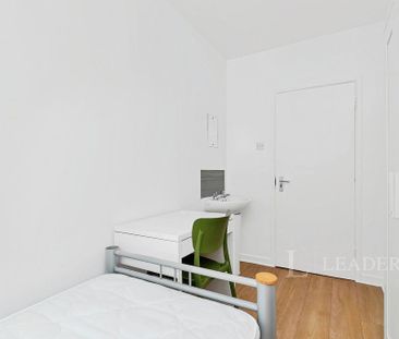 4 bedroom terraced house to rent - Photo 6