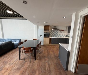 3 Bed Flat, Blackhorse Road, E17 - Photo 1