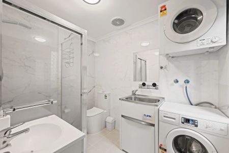 Fully Furnished Studio with All Utilities Included - Photo 3