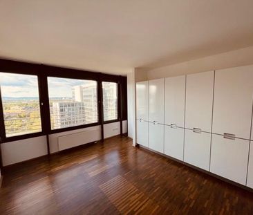 ÜBER DEN DÄCHERN VON FRANKFURT - SKY-APPARTEMENT - Photo 2