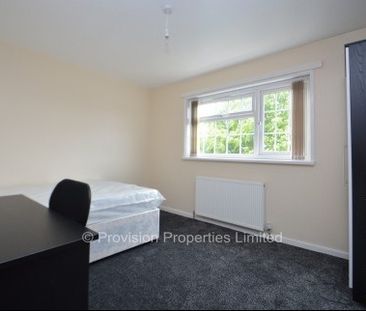 3 Bedroom Houses in Hyde Park - Photo 2