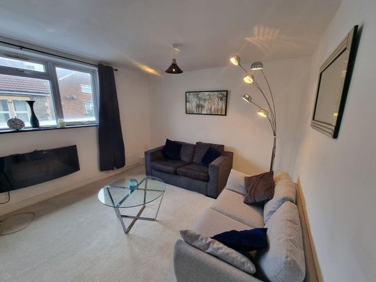 2 bedroom flat to rent - Photo 1