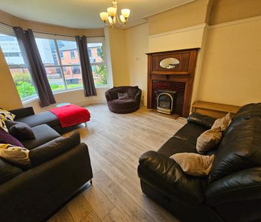 5 Bed - 49 St. Michael's Lane, Headingley, Leeds - LS6 3BR - Student - Photo 6