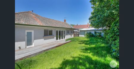 GORGEOUS BRIGHT TWO BEDROOM HOME IN BLACK HILL - Photo 5