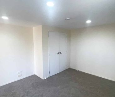 Spacious 2 Bedroom Flat Unit in Botany Downs - Photo 2