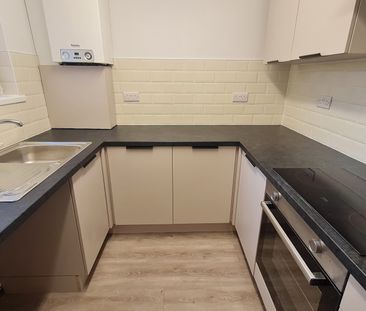 Cedar Walk, Pontefract, Featherstone - Photo 4