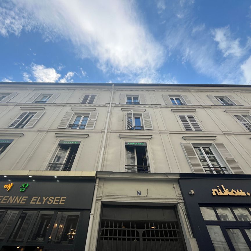 Paris 8 - Rue de Ponthieu - Studio à louer meublé, - Photo 1