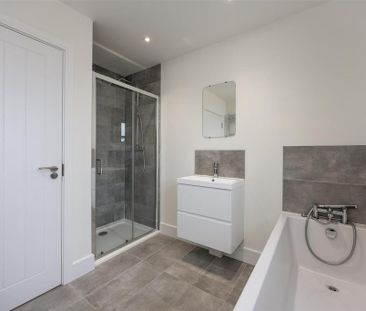 3 bedroom detached house to rent - Photo 3