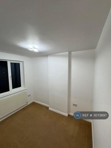 2 bedroom semi-detached house to rent - Photo 2