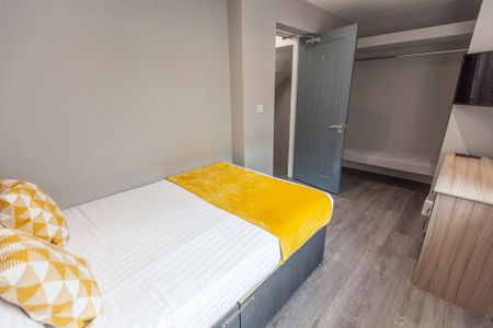 5 bedroom semi-detached house to rent - Photo 3