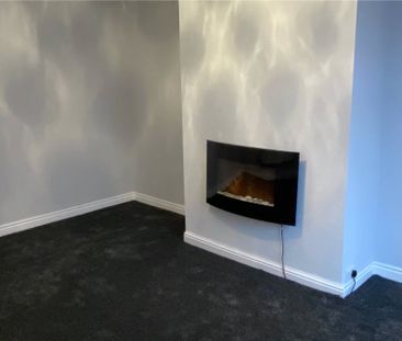 Common Road, Batley, West Yorkshire, WF17 - Photo 1