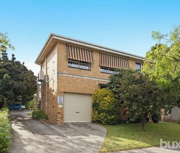 SPACIOUS FULLY RENOVATED 1 BEDROOM APARTMENT - Photo 5