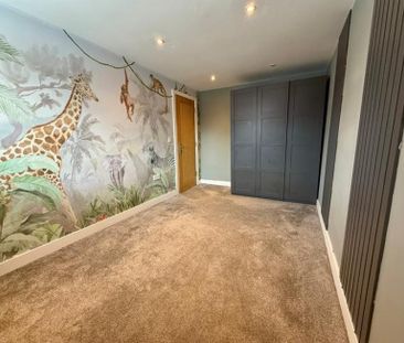 4 Bedroom Semi Detached To Let - Photo 3