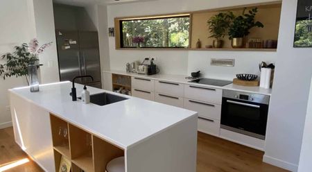 Modern Home in Oneroa - Photo 3