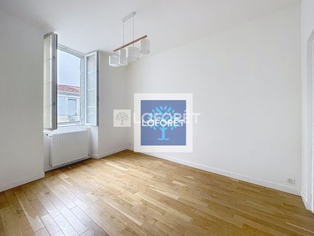 Maison T5 près de SAINT JEAN D ANGELY à louer - Photo 2