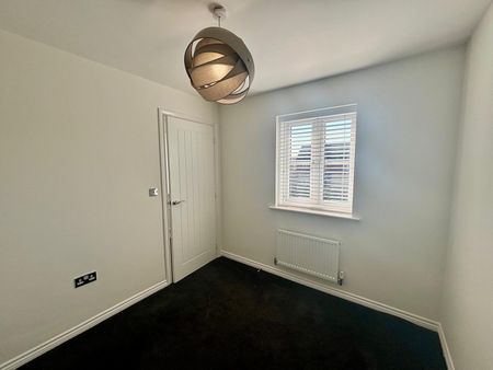 Four Bedroom Detached House - Photo 5