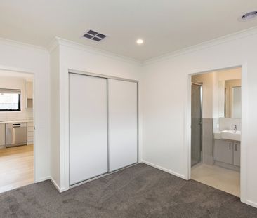 NEAR NEW FOUR BEDROOM HOUSE IN ALFREDTON - Photo 4
