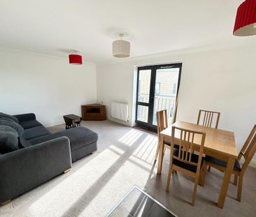 2 bedroom apartment to rent - Photo 3