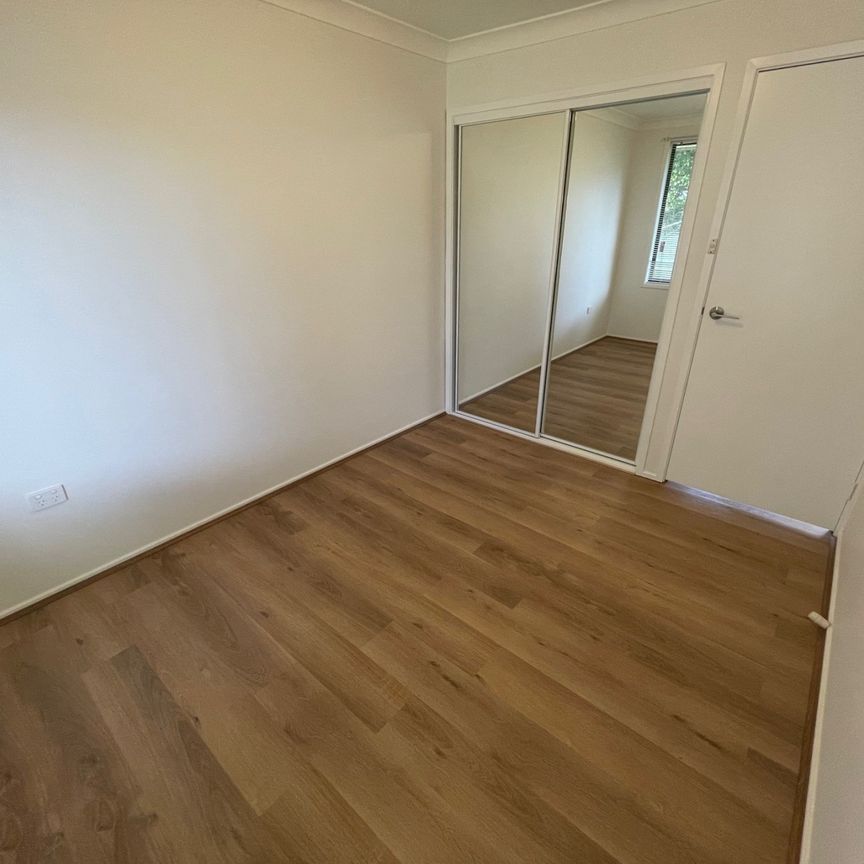 Ultra Modern - Photo 1