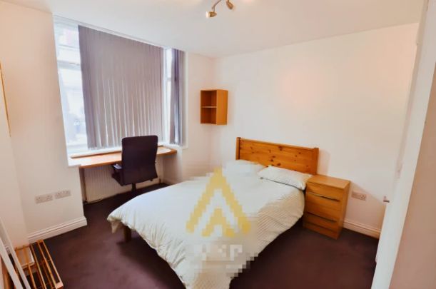 8 Bedroom 3 Bathroom - Photo 1