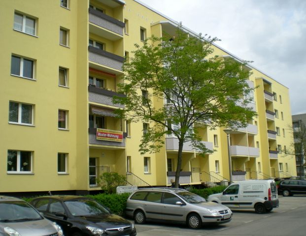 Drewitz, Erich-Pommer-Str. 16, sanierte 3-Zi mit 60,9 m² inkl. EBK und Balkon - Foto 1