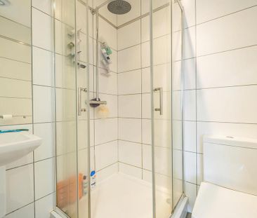 3 bedroom apartment to rent - Photo 6