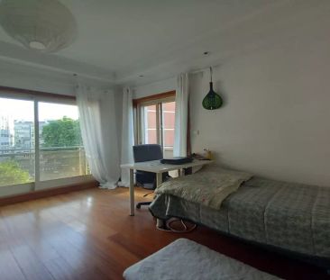 Room in a shared 4-bedroom apartment for rent in Lisbon, bills incl... - Photo 6