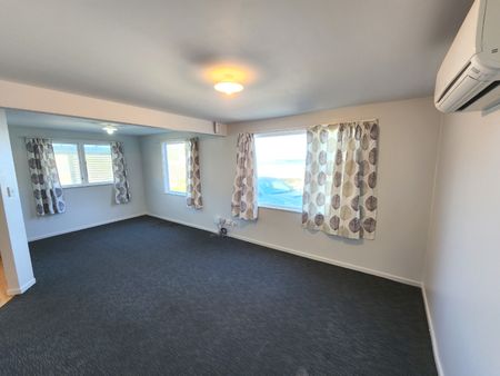 Owhiro Bay Living! - Photo 4