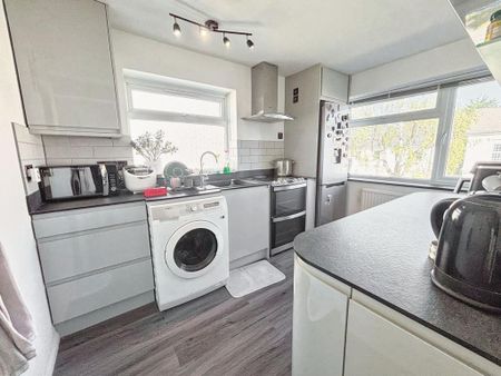 2 bedroom maisonette to rent - Photo 4