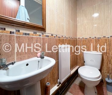 8 Bedroom Mid Terraced House for rent in Regent Park Avenue - Photo 4