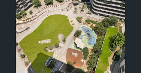 Renovated Large One Bedroom in "VQ" Apartments - Photo 3