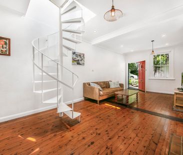 Charming terrace home in great location - Photo 1