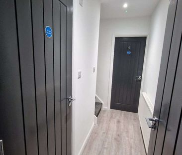 NO DEPOSIT Newly Refurbished 4-BEDROOM HOUSE TO RENT - Photo 4