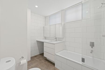 8/3 Rotherwood Road, Ivanhoe East VIC 3079 - Photo 5