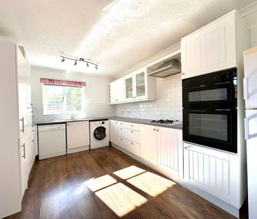 Juniper Hill, Old London Road Mickleham, Dorking - Photo 6